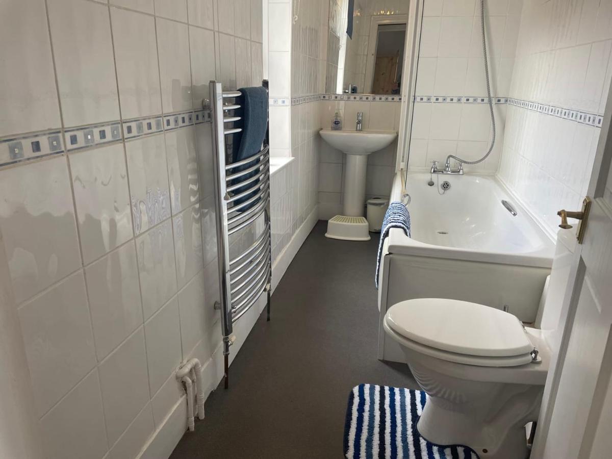 Spacious 4-Bed Beach Retreat For Families Steps From The Shore In Pevensey Bay 外观 照片