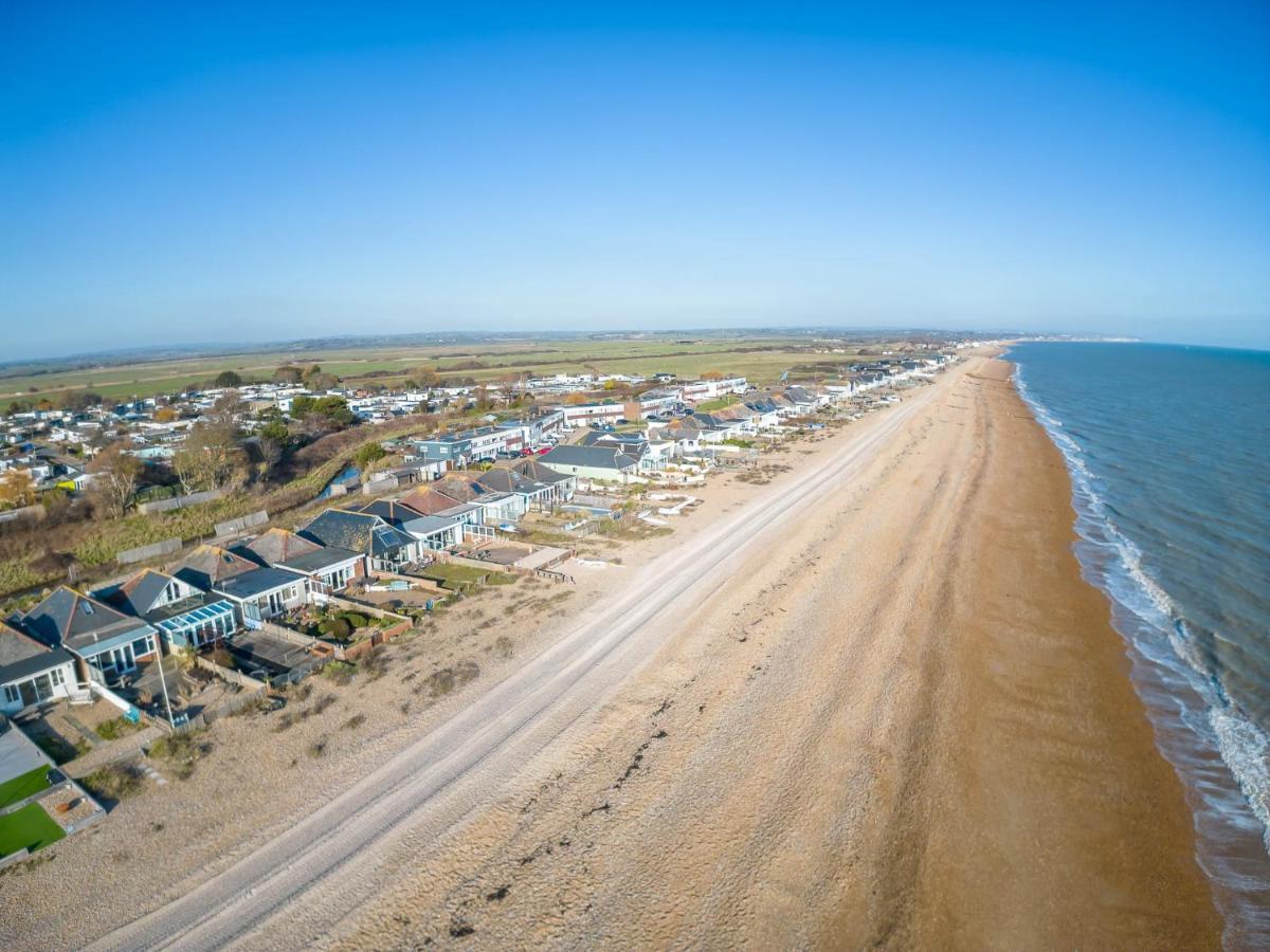Spacious 4-Bed Beach Retreat For Families Steps From The Shore In Pevensey Bay 外观 照片
