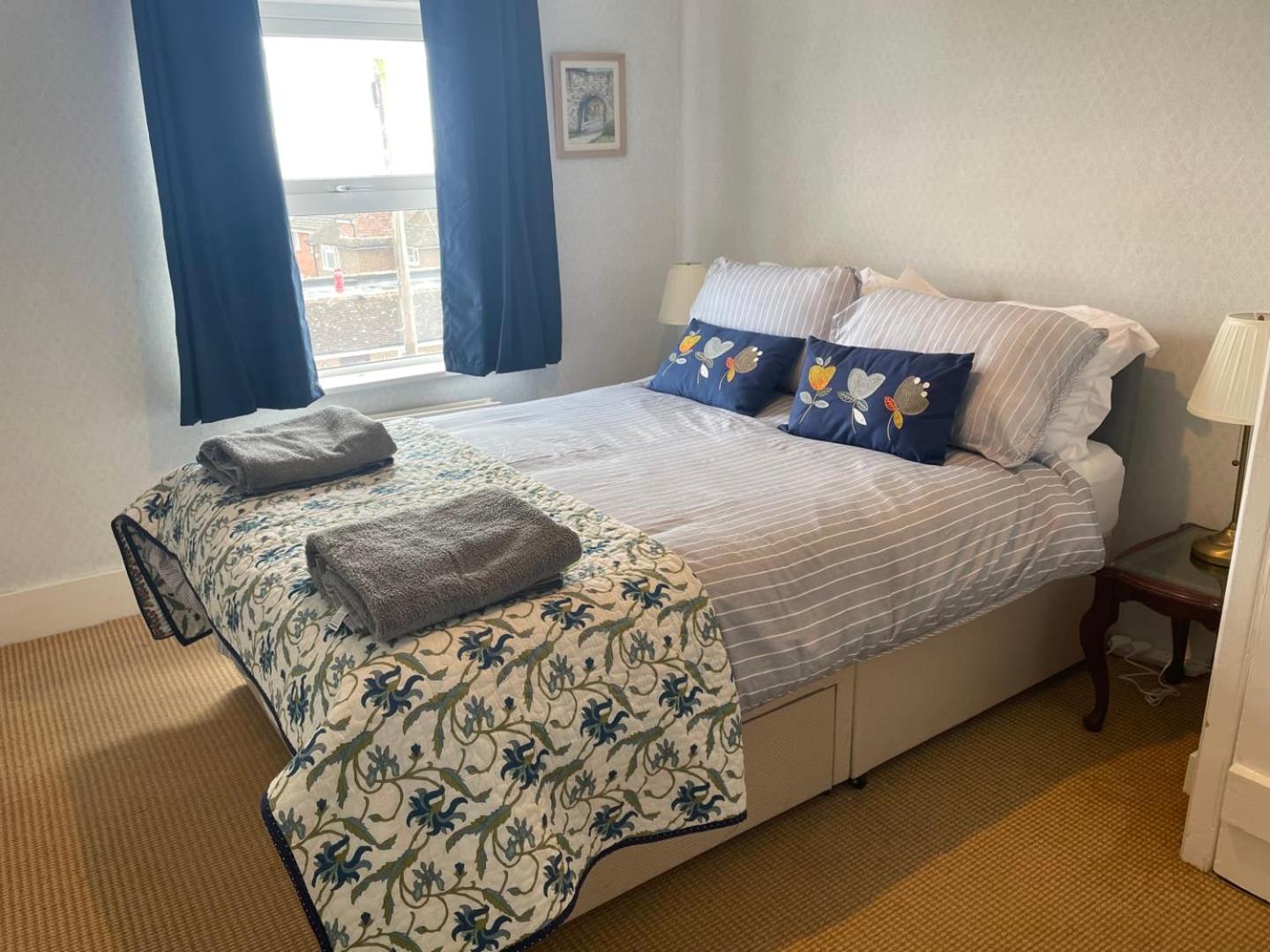 Spacious 4-Bed Beach Retreat For Families Steps From The Shore In Pevensey Bay 外观 照片