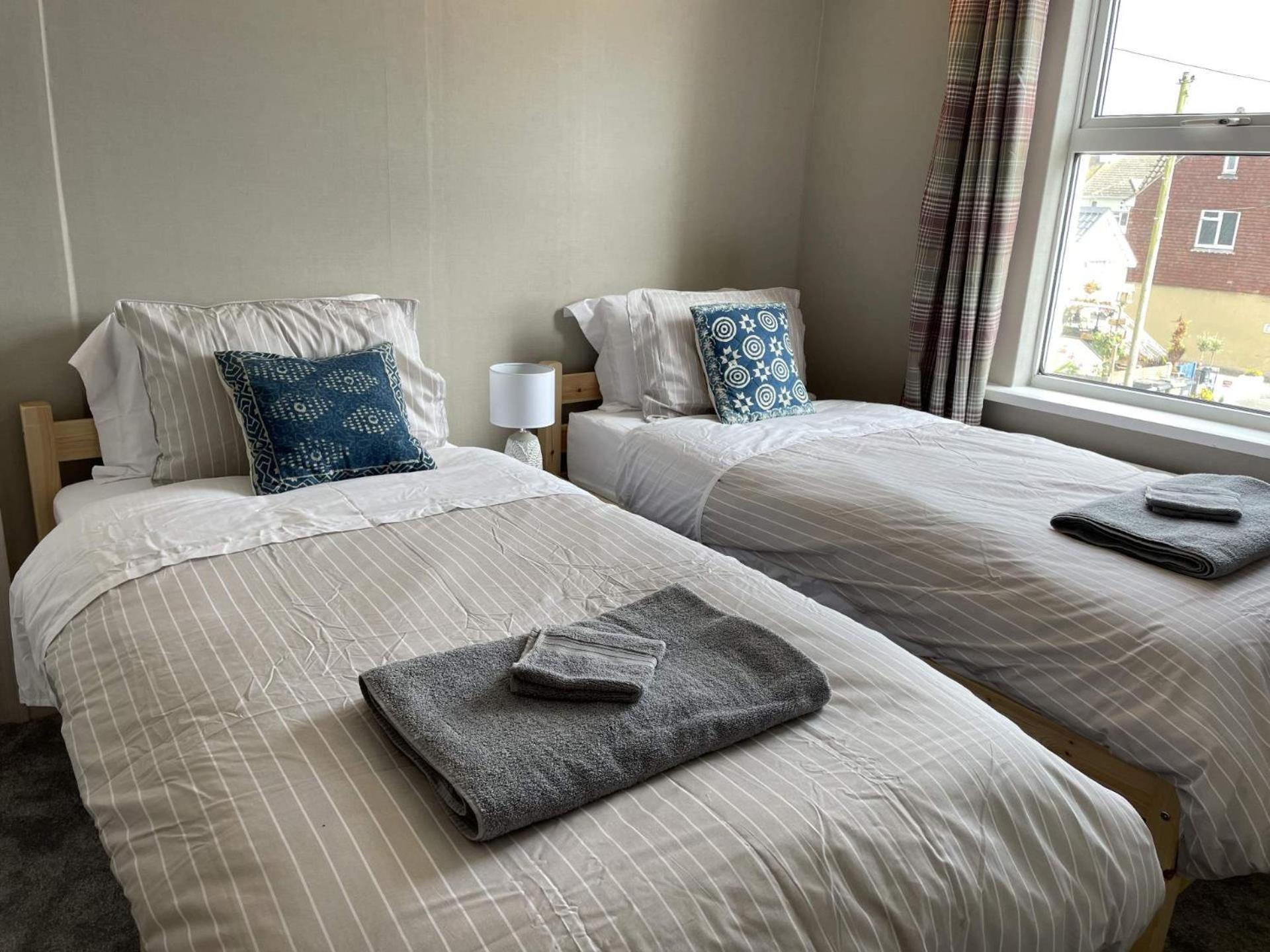 Spacious 4-Bed Beach Retreat For Families Steps From The Shore In Pevensey Bay 外观 照片