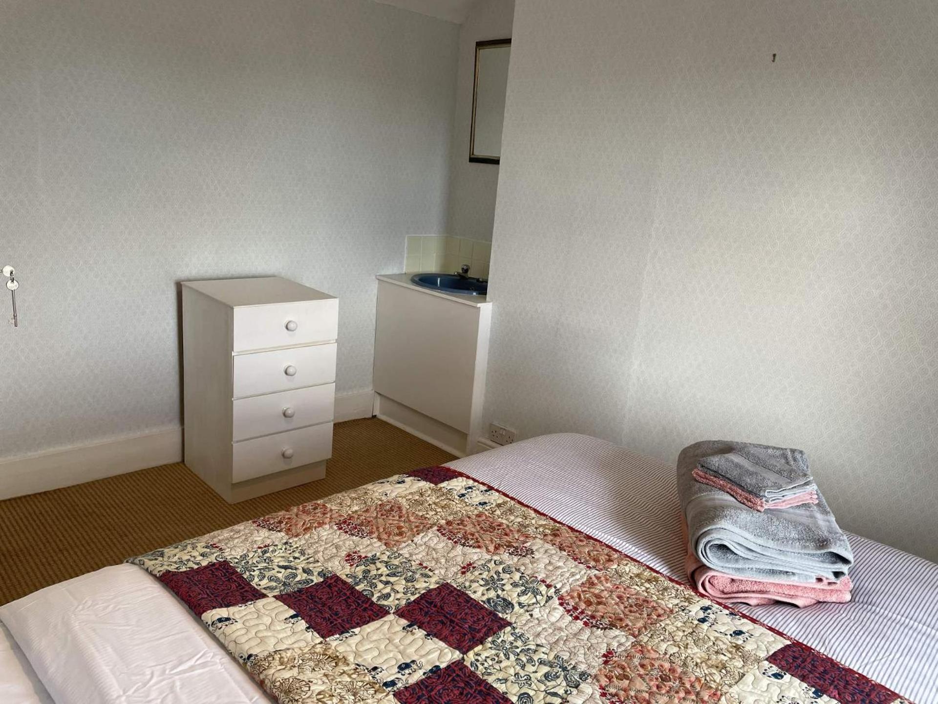 Spacious 4-Bed Beach Retreat For Families Steps From The Shore In Pevensey Bay 外观 照片